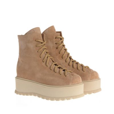 Ghete Valentina camel